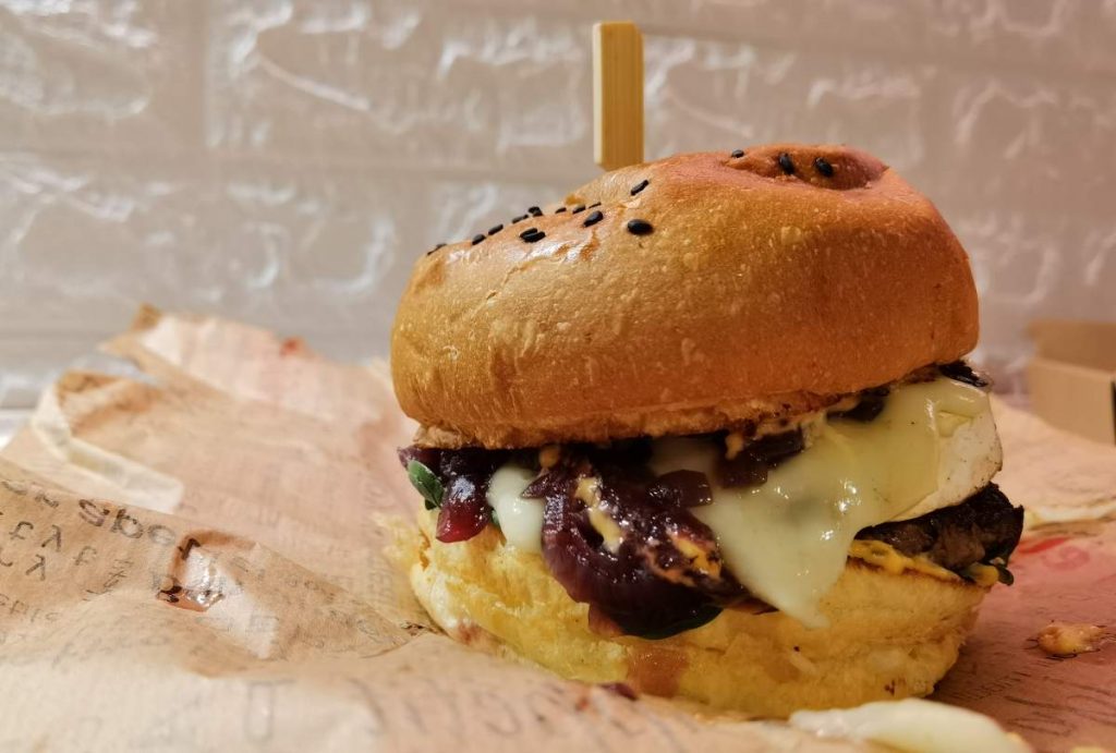 Pin Up Diner Cadillac Man Burger