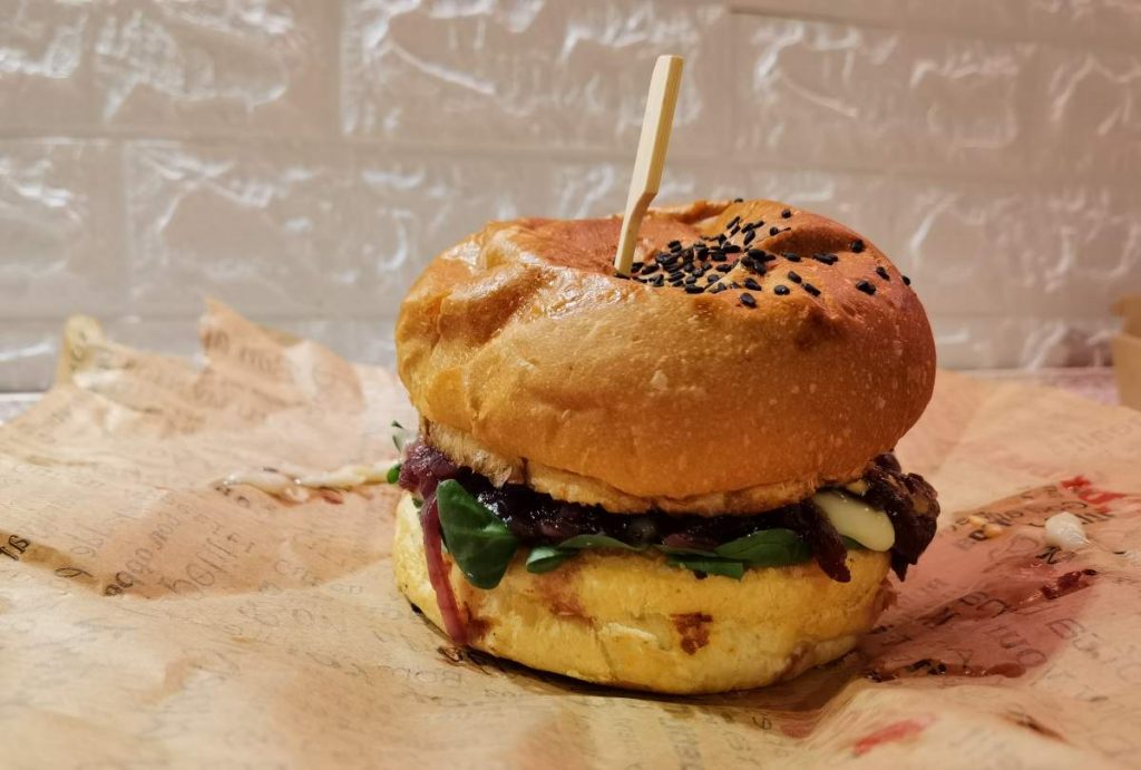 Pin Up Diner Cadillac Man Burger
