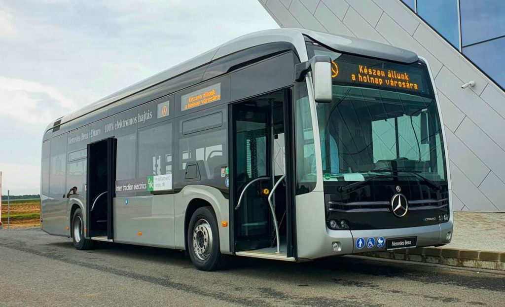 12 új elektromos Mercedes buszt vásárolhat a DKV