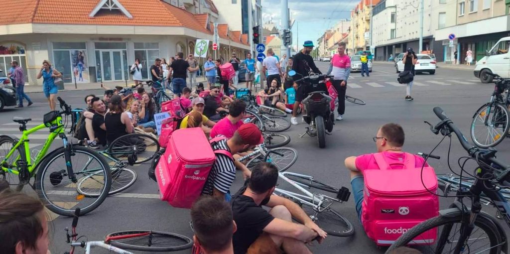 Tüntetés Debrecenben - elesett a Csapó - Rákóczi utca sarka