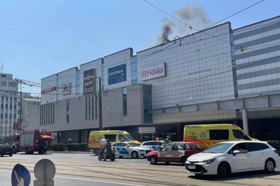 Napelem okozott tüzet a Debrecen Plázában