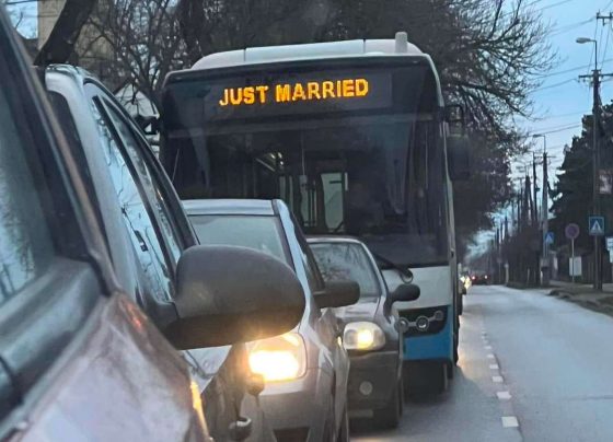 JUST MARRIED! - különleges buszjárat bukkant fel Debrecenben