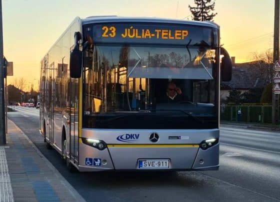 Hiba a Sámsoni úton a vasúti átjáró fényjelző berendezésében, óriási a dugó