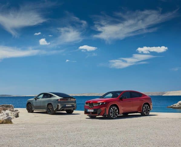 Az új, tisztán elektromos BMW iX4 kupés SUV a Neue Klasse modellcsaládból